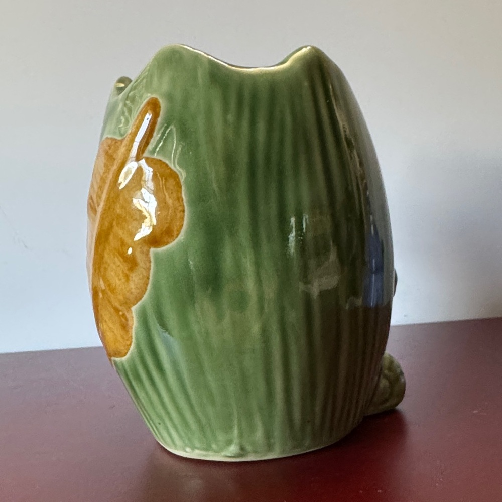 Vintage Majolica-style Green Elephant Ceramic Planter - Picture 4 of 7